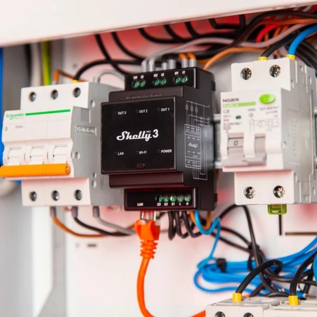 Shelly Pro 3 - IP Smart Relay contatto pulito DIN 3ch. LAN/WiFi/BT - immagine 2